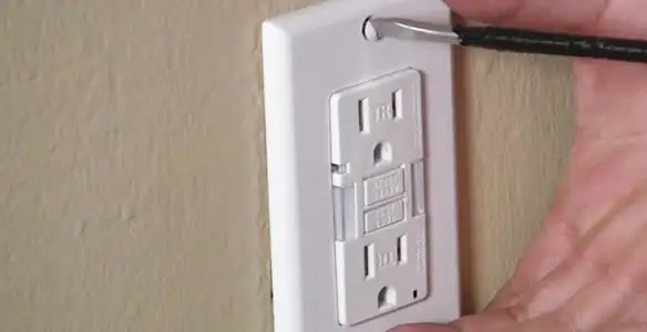 gfc outlets service securing and mounting ground fault circuit interrupter outlet by certified electricians in Scottsdale, AZ